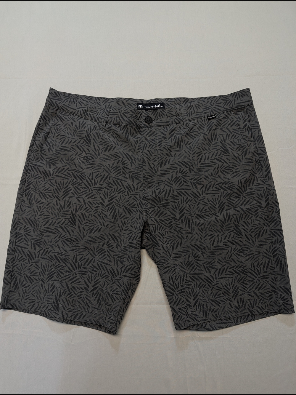 Travis Mathew Golf Shorts Mens Size 38 Gray Floral Print Stretch